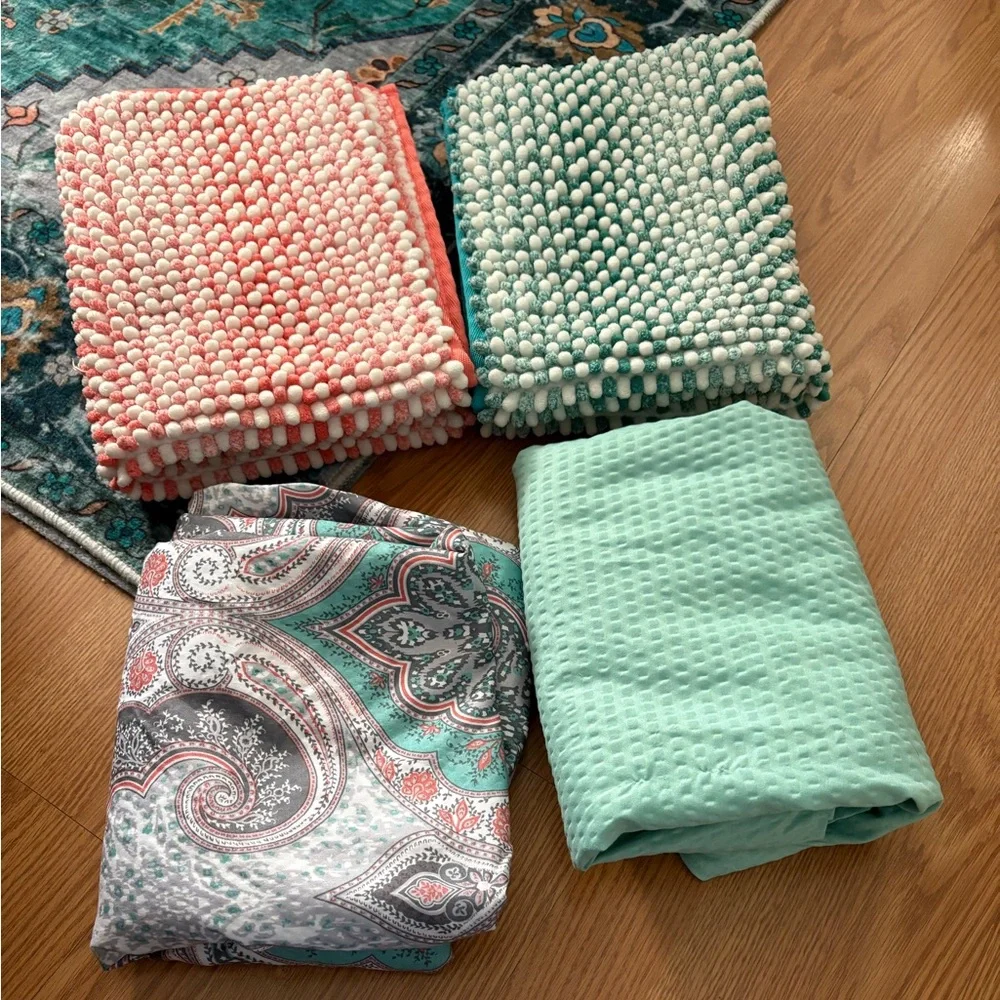 Paisley Patterned Fabric Shower curtain bundle